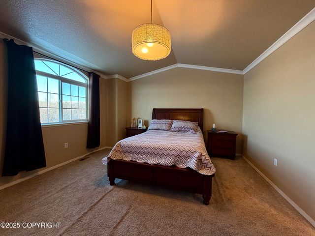 460 N Pine Ridge Loop, Wasilla, AK 99654