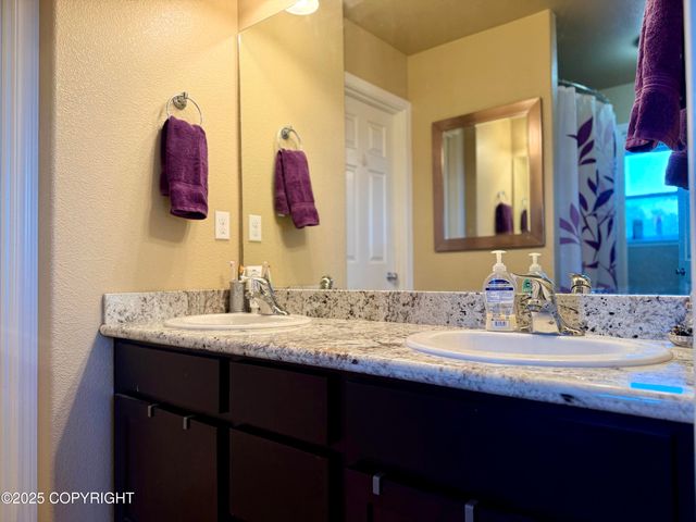 460 N Pine Ridge Loop, Wasilla, AK 99654