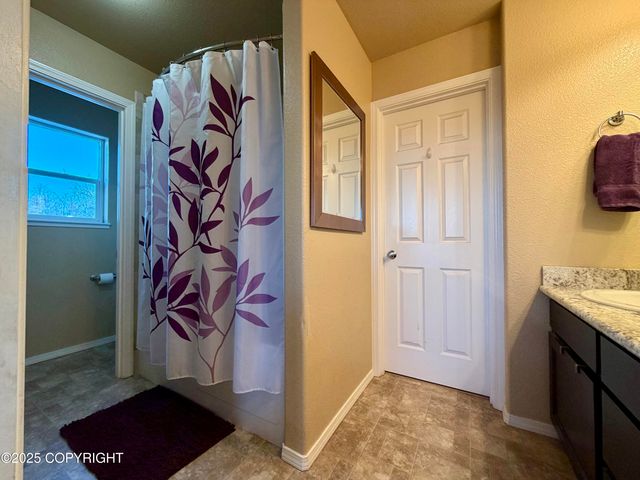 460 N Pine Ridge Loop, Wasilla, AK 99654