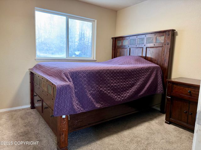 460 N Pine Ridge Loop, Wasilla, AK 99654