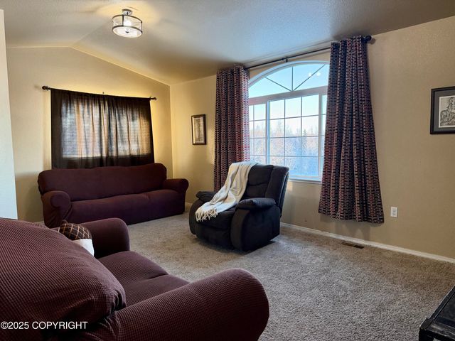 460 N Pine Ridge Loop, Wasilla, AK 99654