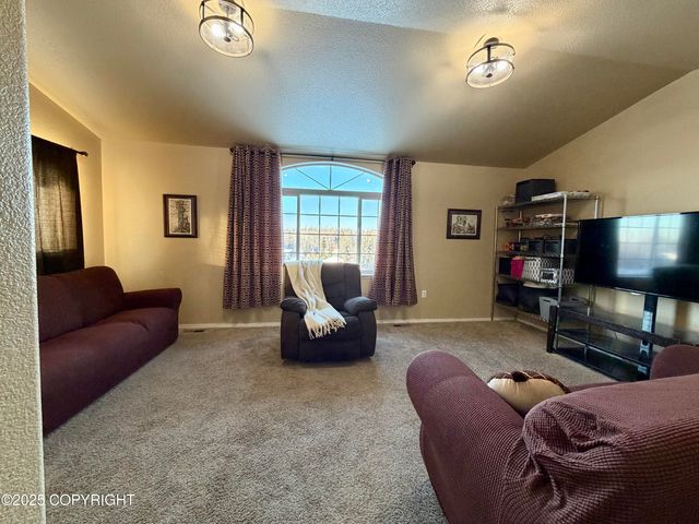 460 N Pine Ridge Loop, Wasilla, AK 99654