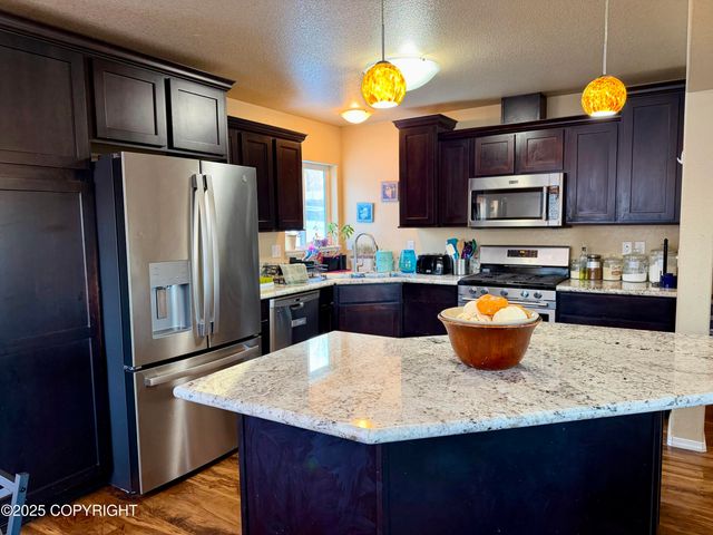 460 N Pine Ridge Loop, Wasilla, AK 99654