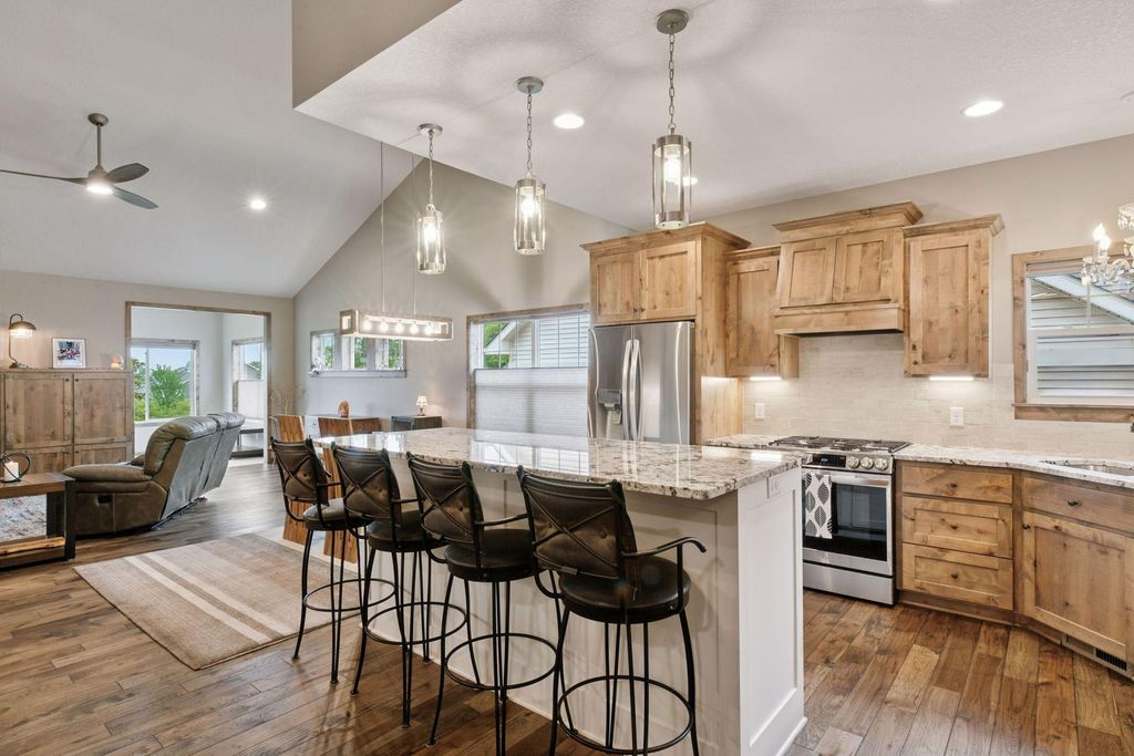 525 Roanoke Court, Waconia, MN 55387