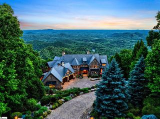 16 High Bluff Court, Travelers Rest, SC 29690