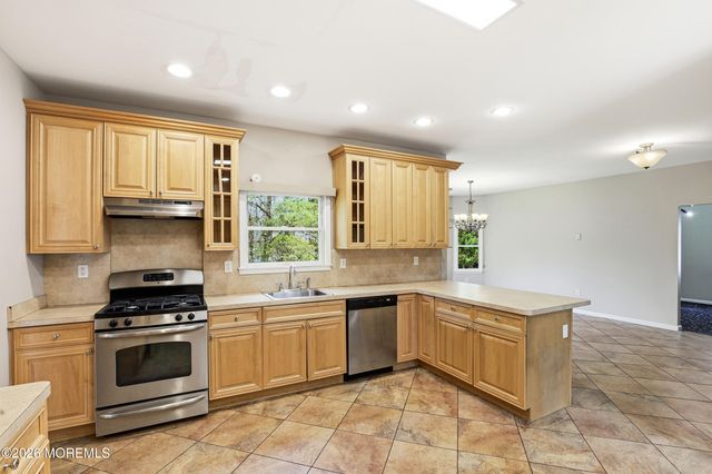 22 Tuscany Terrace, Lakewood, NJ 08701