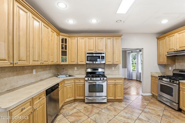 22 Tuscany Terrace, Lakewood, NJ 08701