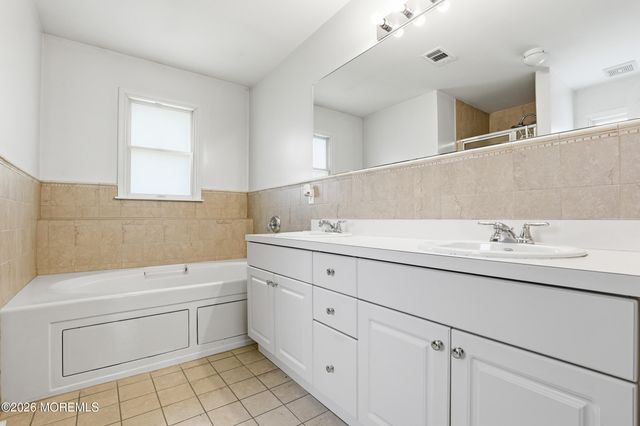 22 Tuscany Terrace, Lakewood, NJ 08701