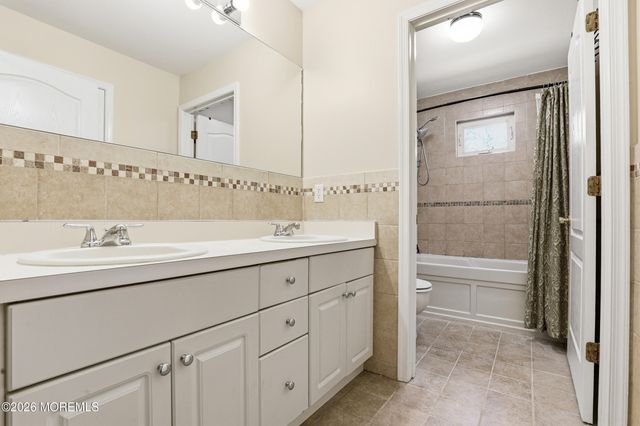 22 Tuscany Terrace, Lakewood, NJ 08701