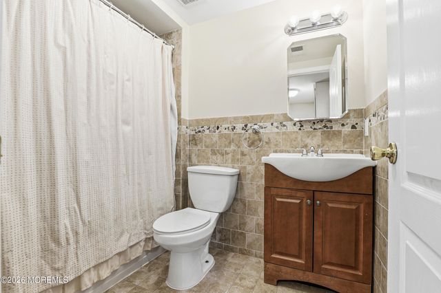 22 Tuscany Terrace, Lakewood, NJ 08701