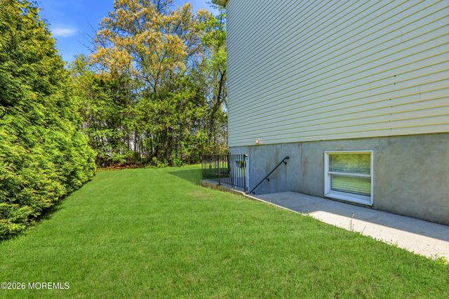 22 Tuscany Terrace, Lakewood, NJ 08701
