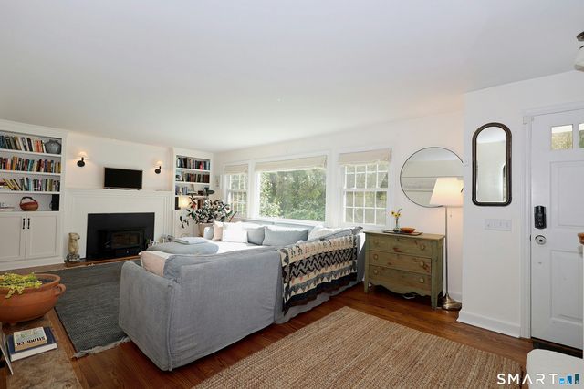 18 Head Of Meadow Road, Newtown, CT 06470