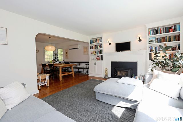 18 Head Of Meadow Road, Newtown, CT 06470