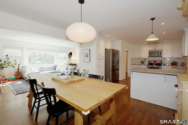 18 Head Of Meadow Road, Newtown, CT 06470