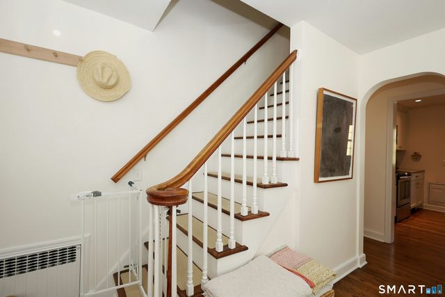 18 Head Of Meadow Road, Newtown, CT 06470