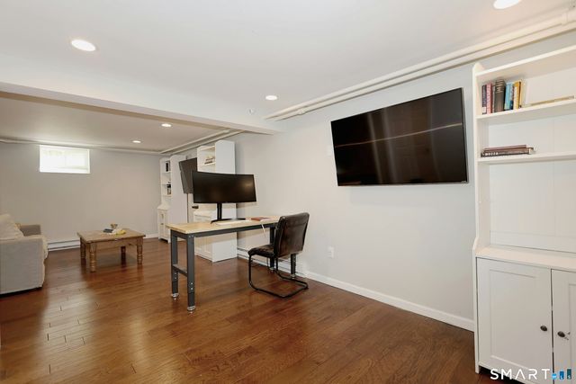 18 Head Of Meadow Road, Newtown, CT 06470