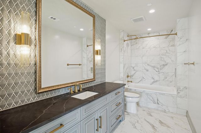 1717 Bissonnet Street 1802, Houston, TX 77005