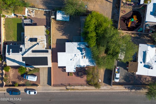 325 W Santa Paula Street, Tucson, AZ 85706
