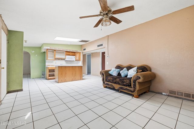 325 W Santa Paula Street, Tucson, AZ 85706