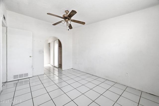 325 W Santa Paula Street, Tucson, AZ 85706