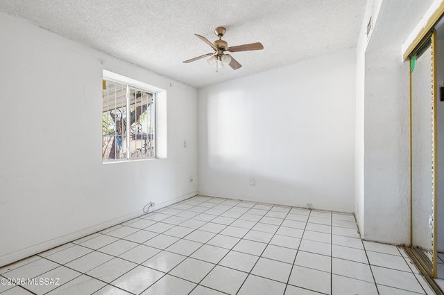 325 W Santa Paula Street, Tucson, AZ 85706