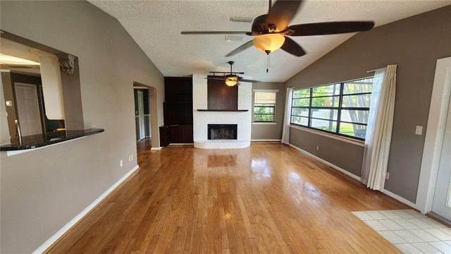 155 69TH AVENUE N, St Petersburg, FL 33702