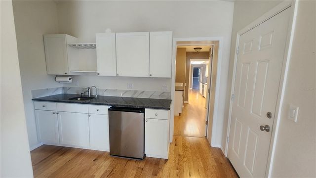 155 69TH AVENUE N, St Petersburg, FL 33702