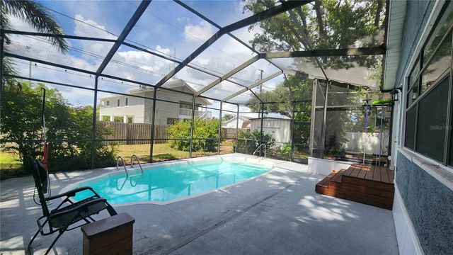 155 69TH AVENUE N, St Petersburg, FL 33702