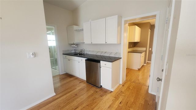 155 69TH AVENUE N, St Petersburg, FL 33702