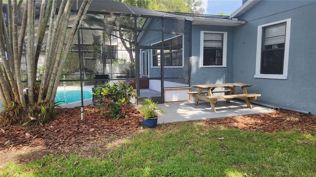 155 69TH AVENUE N, St Petersburg, FL 33702