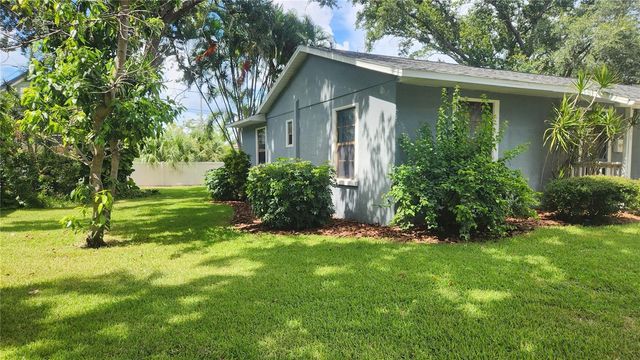 155 69TH AVENUE N, St Petersburg, FL 33702