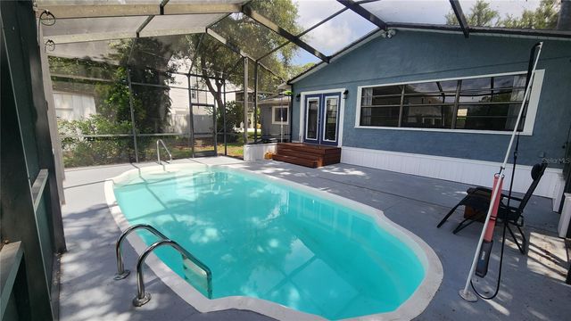 155 69TH AVENUE N, St Petersburg, FL 33702