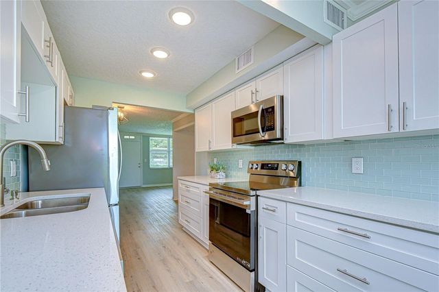 4720 LOCUST STREET NE 118, St Petersburg, FL 33703