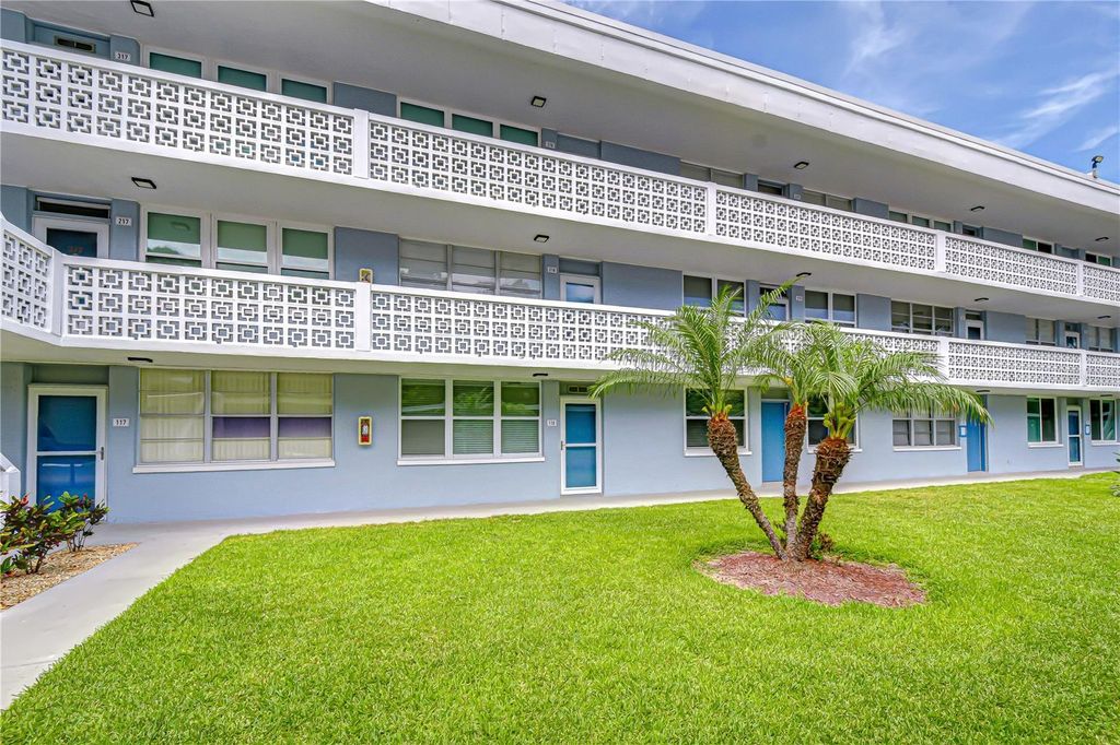 4720 LOCUST STREET NE 118, St Petersburg, FL 33703