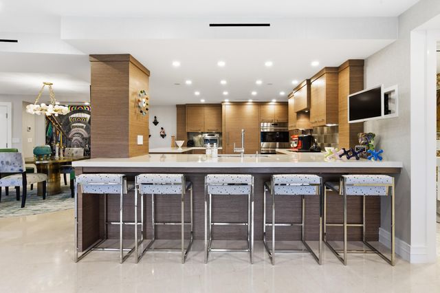 100 Sunrise Avenue 223, Palm Beach, FL 33480