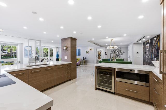 100 Sunrise Avenue 223, Palm Beach, FL 33480