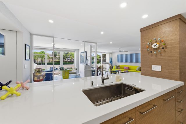 100 Sunrise Avenue 223, Palm Beach, FL 33480