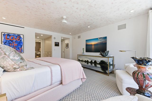 100 Sunrise Avenue 223, Palm Beach, FL 33480