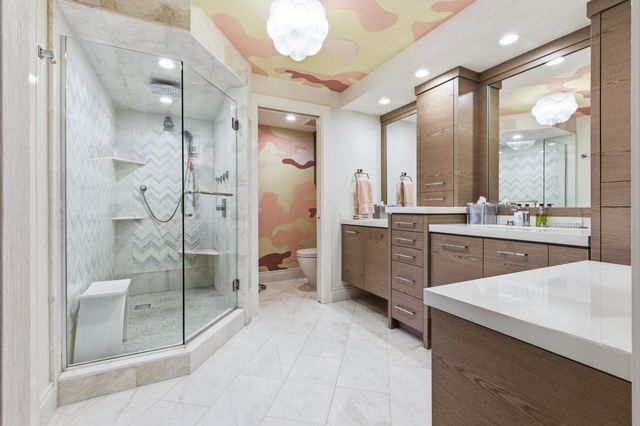 100 Sunrise Avenue 223, Palm Beach, FL 33480