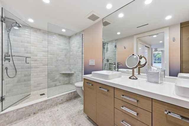 100 Sunrise Avenue 223, Palm Beach, FL 33480