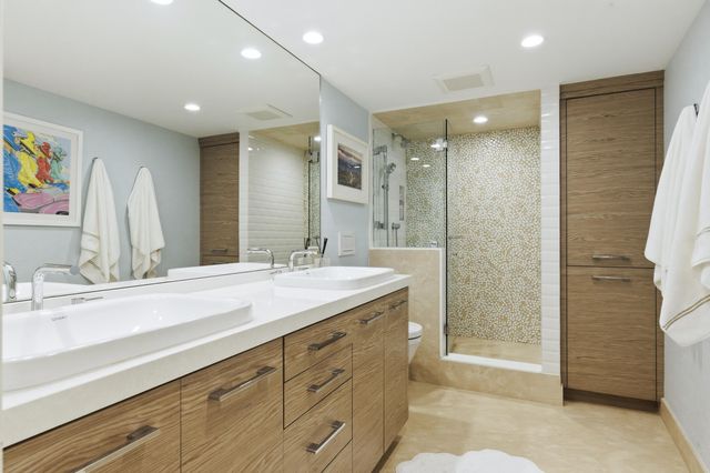 100 Sunrise Avenue 223, Palm Beach, FL 33480