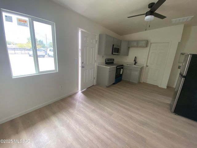326 E Prince Rd Apt 1, Tucson, AZ 85705