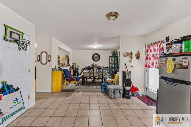 643 Drake Avenue, Middlesex, NJ 08846