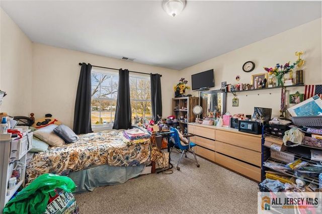 643 Drake Avenue, Middlesex, NJ 08846