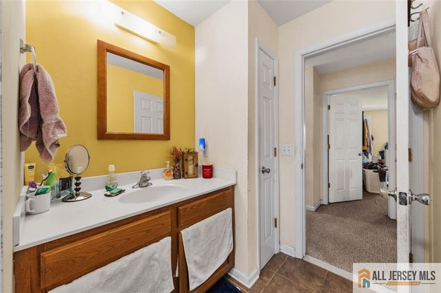 643 Drake Avenue, Middlesex, NJ 08846