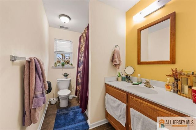 643 Drake Avenue, Middlesex, NJ 08846