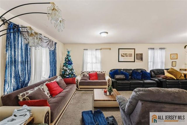 643 Drake Avenue, Middlesex, NJ 08846