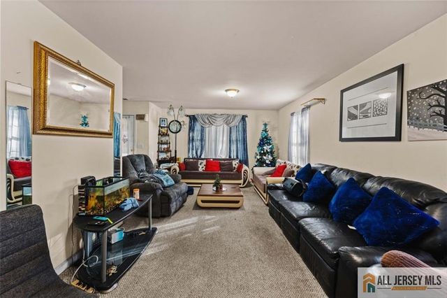 643 Drake Avenue, Middlesex, NJ 08846