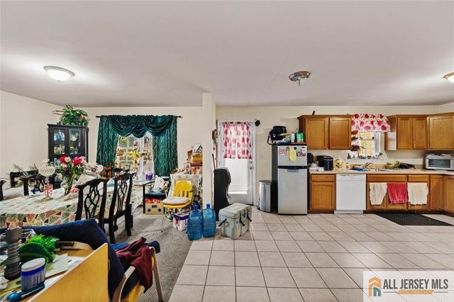 643 Drake Avenue, Middlesex, NJ 08846