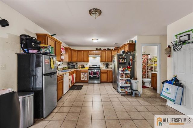 643 Drake Avenue, Middlesex, NJ 08846